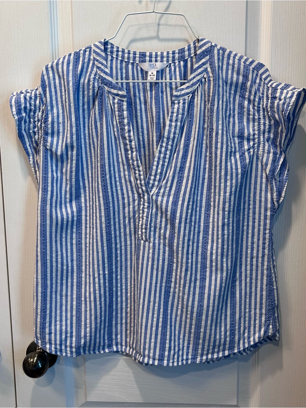 Time And Tru Women’s Flutter Sleeve Blue & White Striped Beachy Coastal Top MD